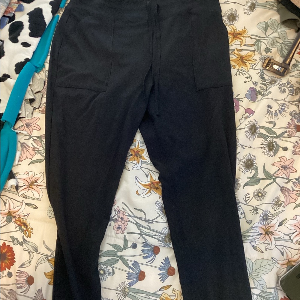 SO Black Leggings Stretchy Tapered Design